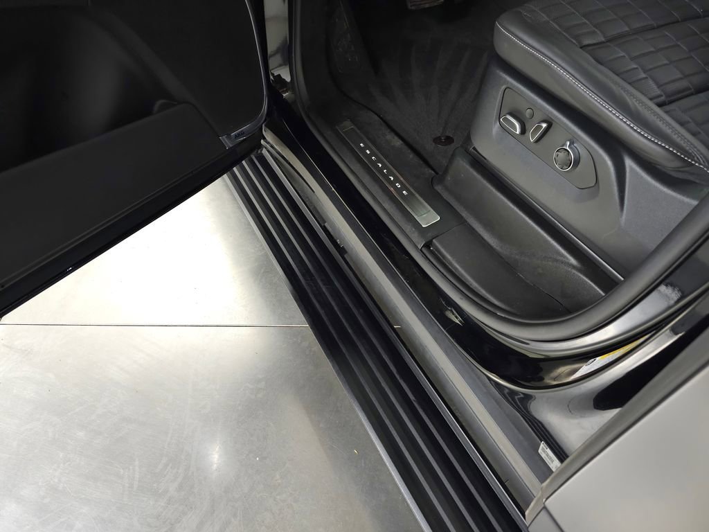 Used 2023 Black Raven Cadillac Sport Platinum image 18