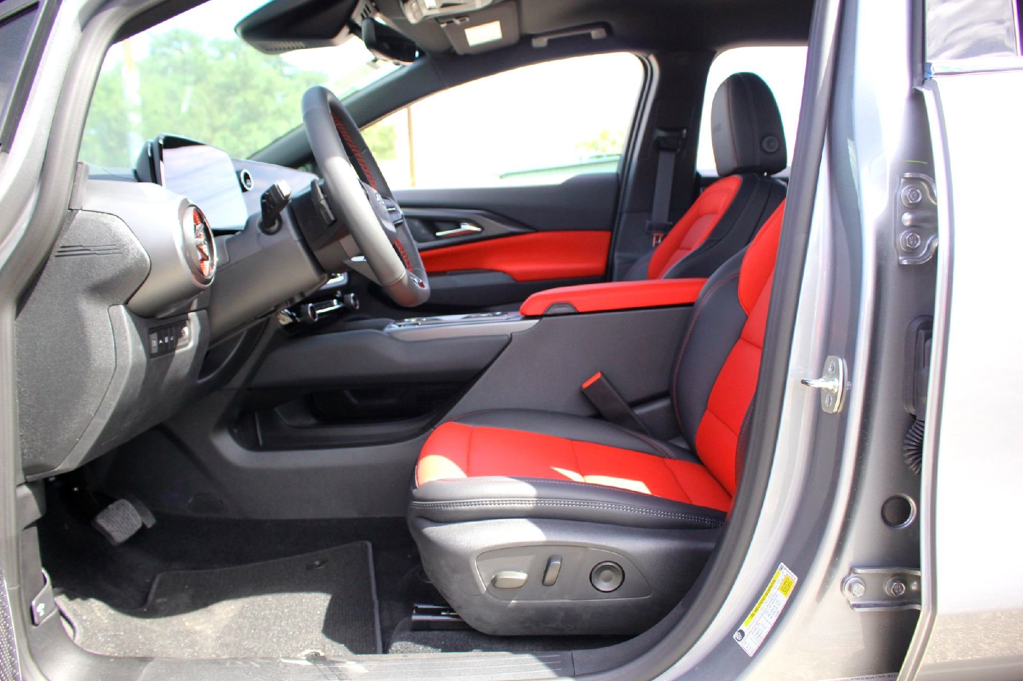 2025 Chevrolet Equinox EV RS - Photo 8