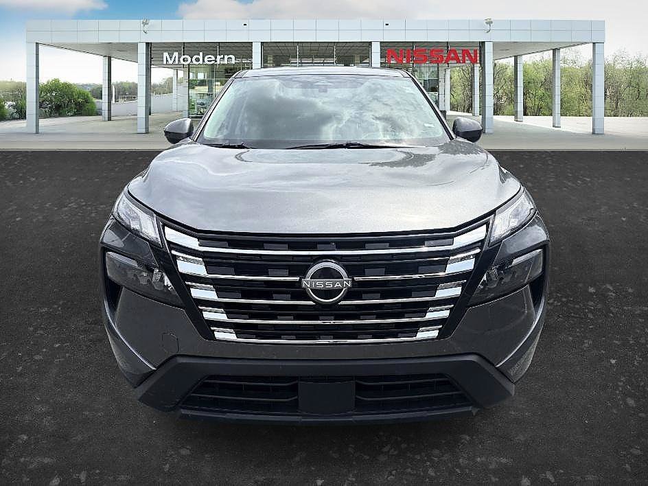 Used 2025 Gun Metallic Nissan SV image 5