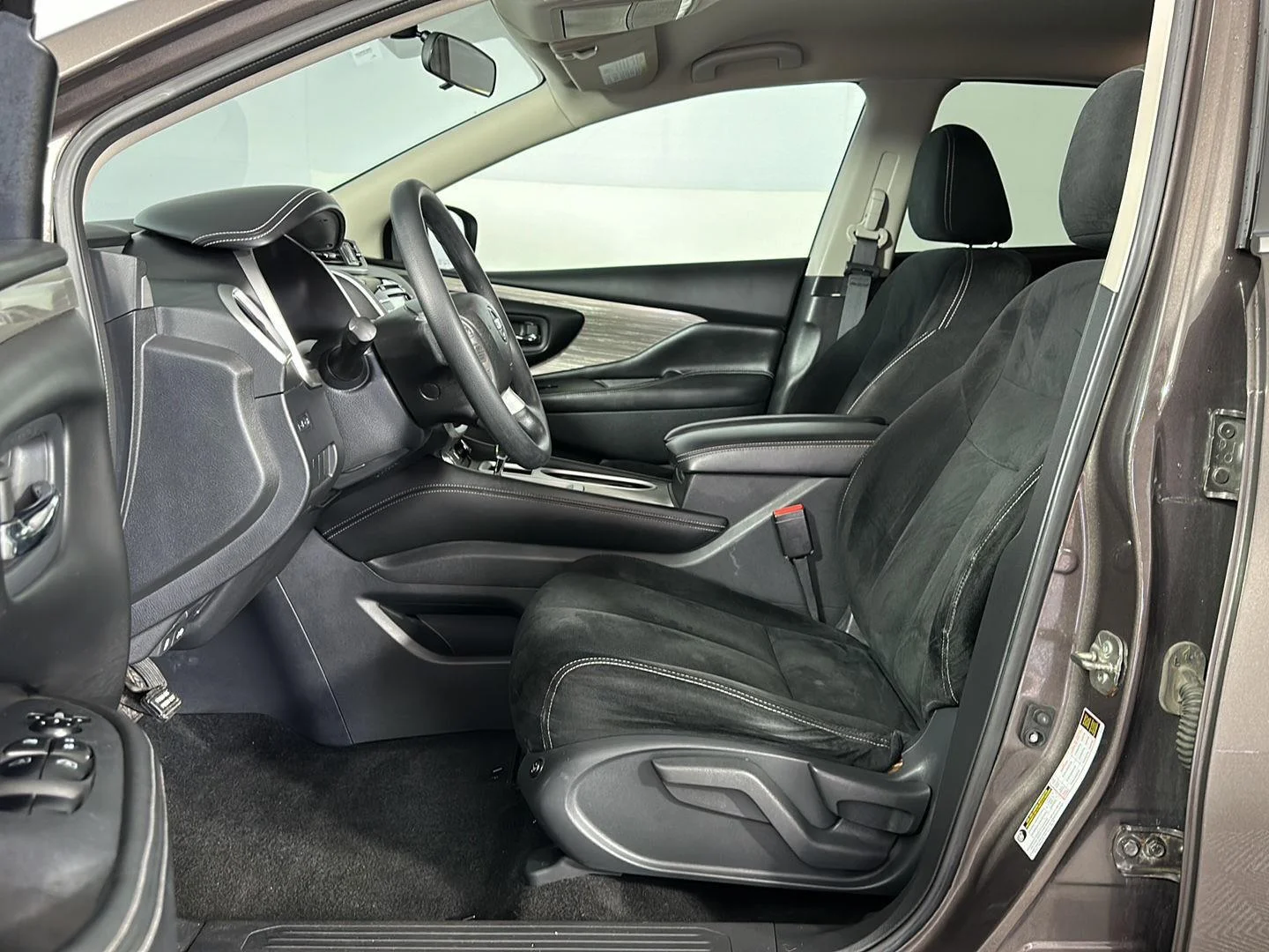 Used 2018 Java Metallic Nissan S image 5
