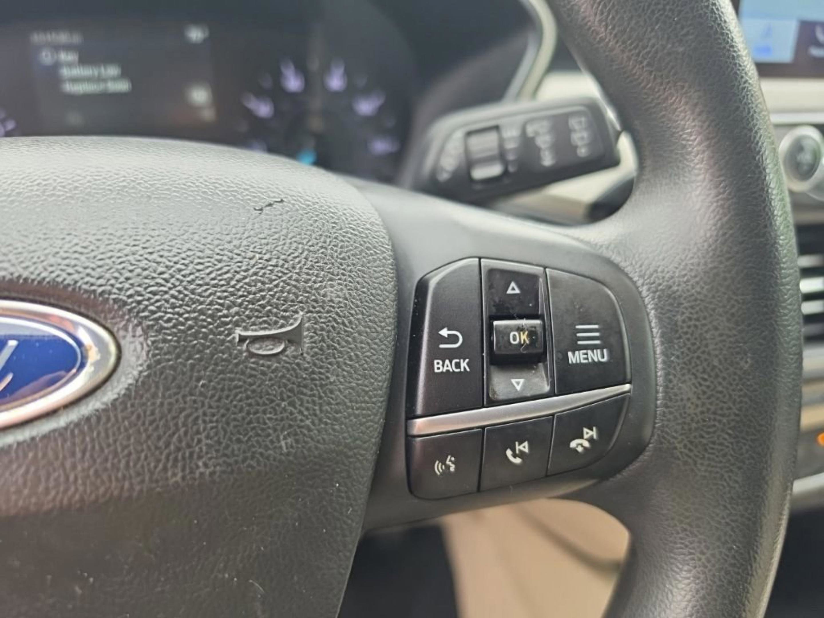 Used 2020 Red Ford SE image 14