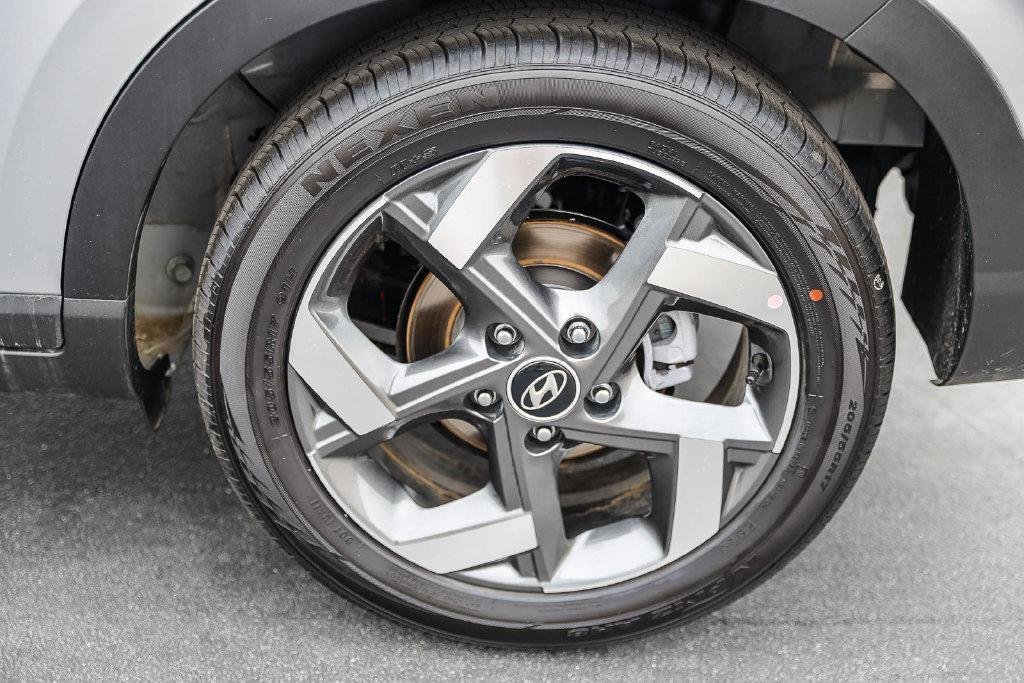 New 2026 Shimmering Silver Hyundai SEL image 8
