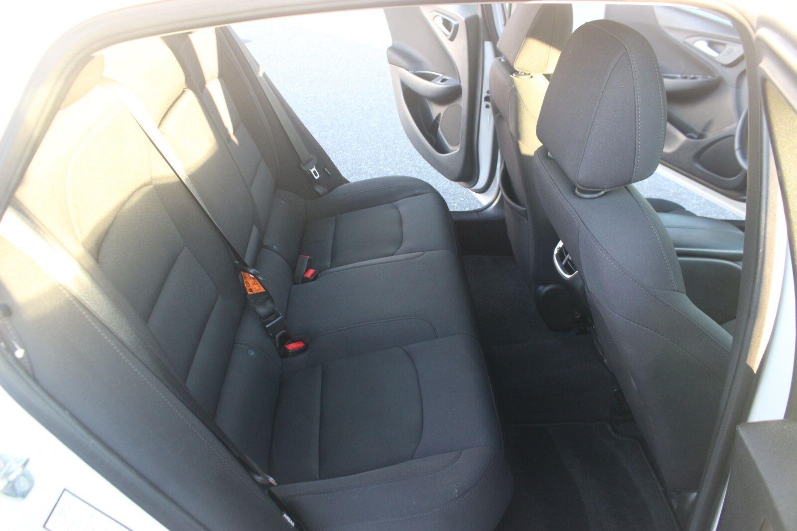 Used 2017 IRIDESCENT PEARL TRICOAT Chevrolet LT image 31