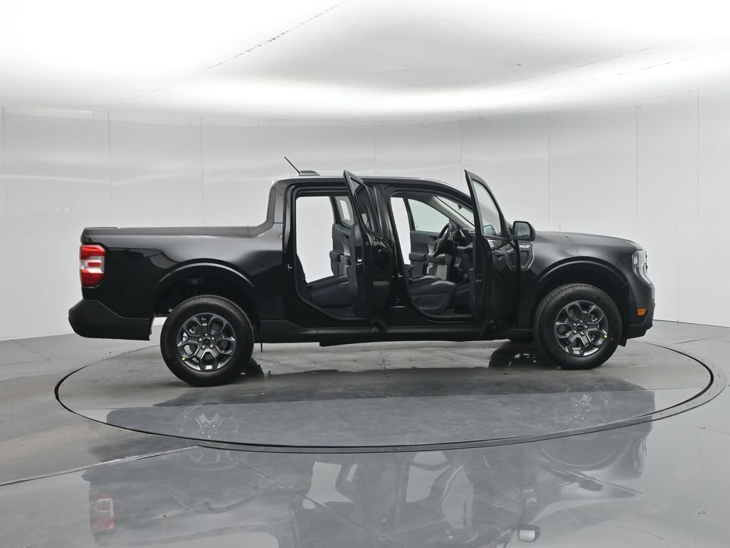 New 2026 Shadow Black Ford XLT image 4