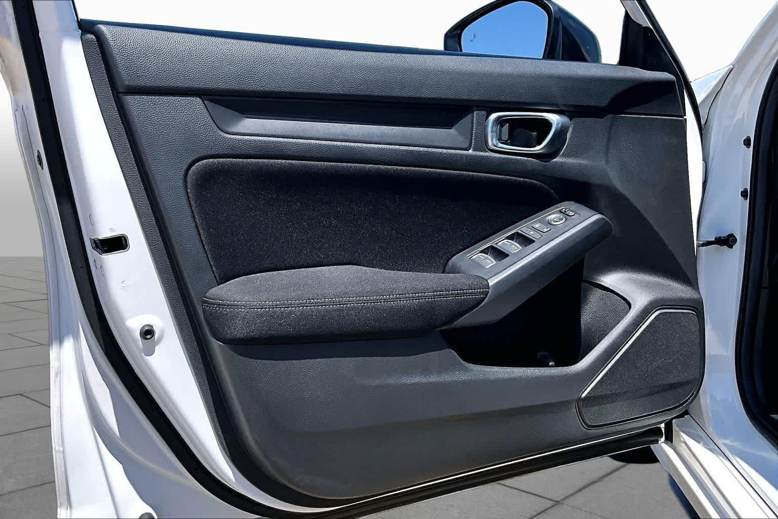 Used 2025 Platinum White Pearl Honda Sport image 20