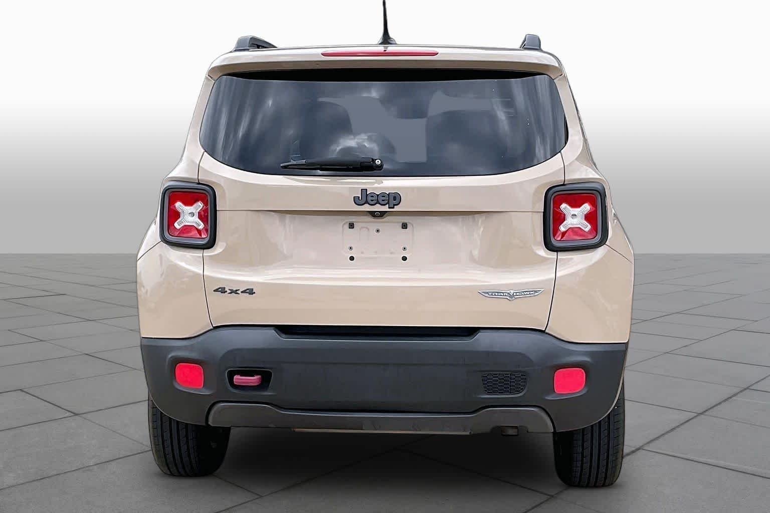 Used 2017 Mojave Sand Jeep Deserthawk image 5