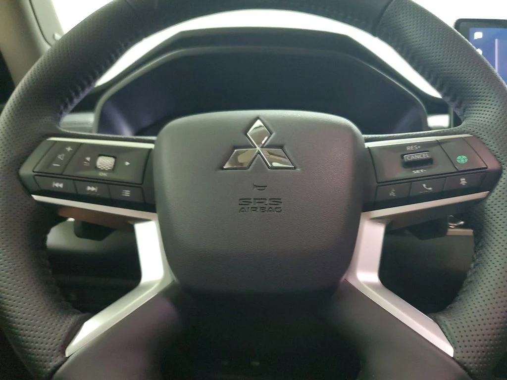 New 2026 Gray Mitsubishi SEL image 23