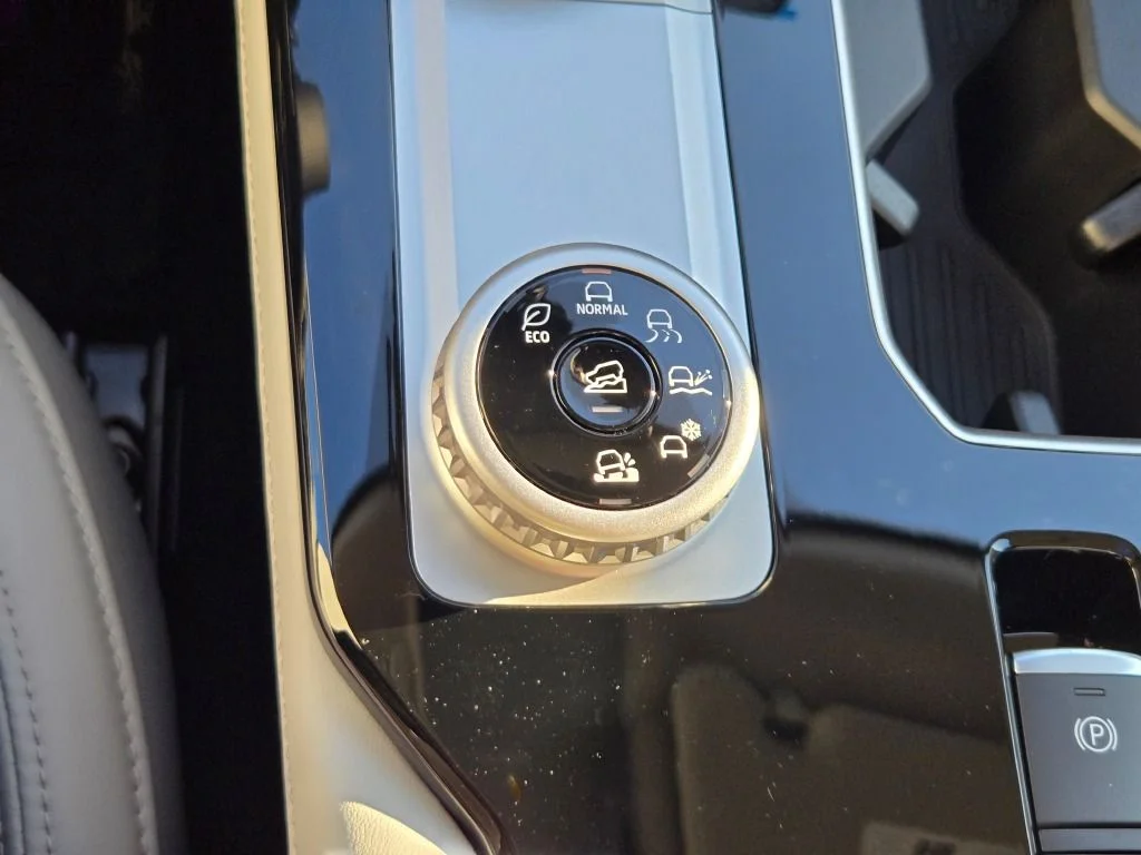 2026 Mitsubishi Outlander SE - Photo 25