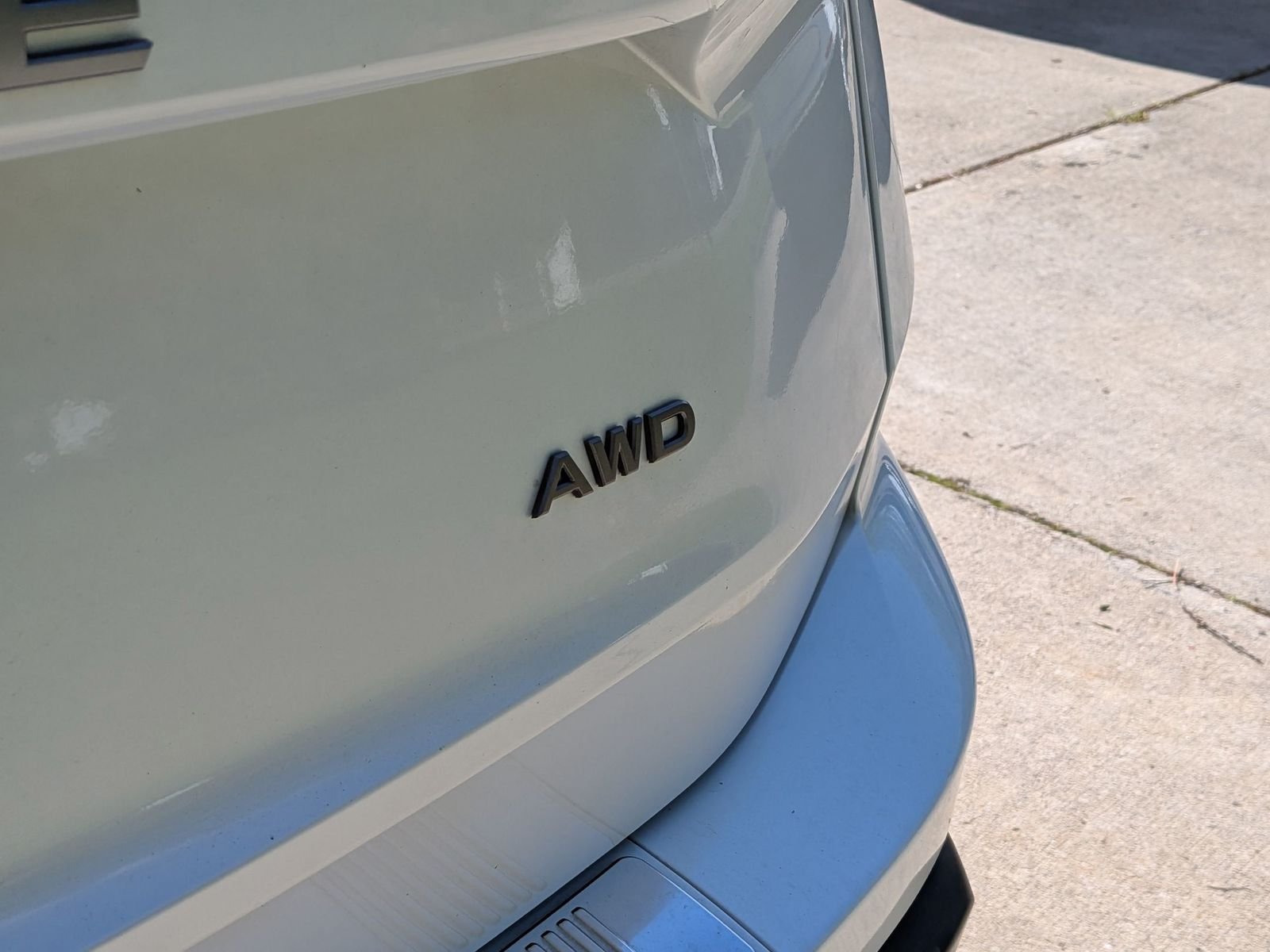 Certified Used 2025 White Pearl Nissan SV image 34