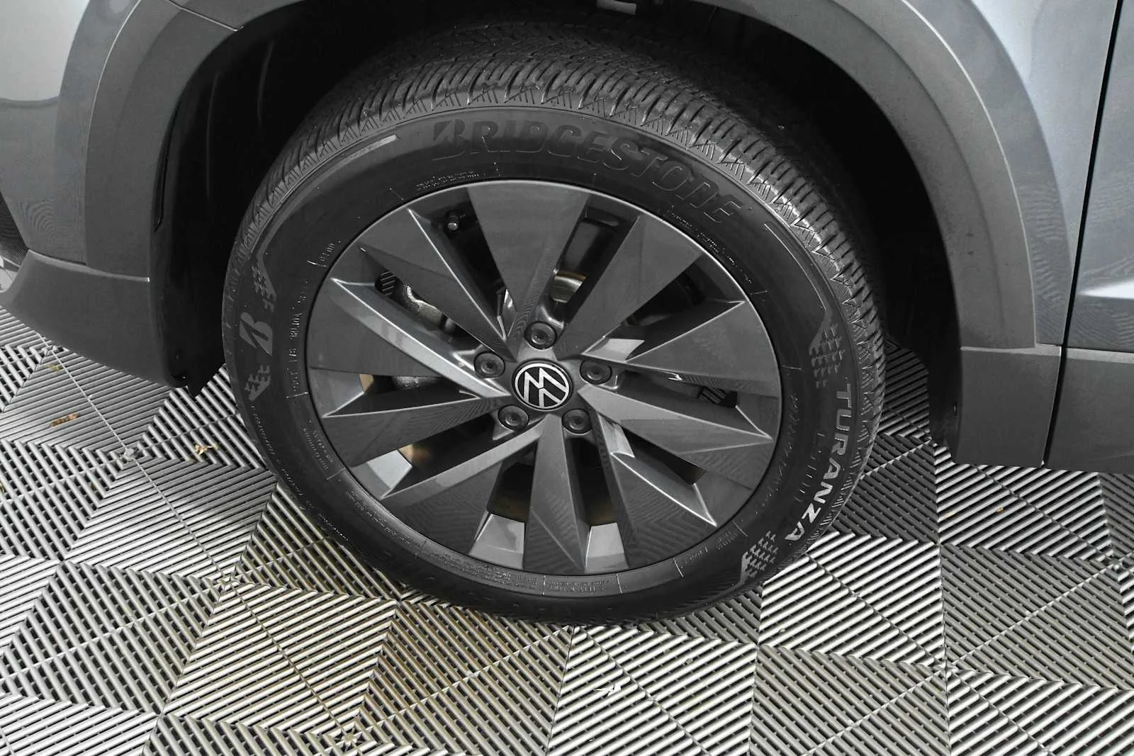 Certified Used 2023 Platinum Gray Metallic Volkswagen S image 27