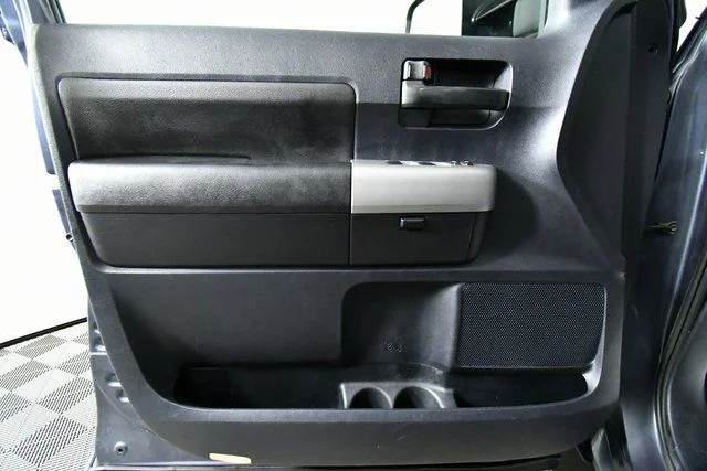 Used 2009 Blue Toyota SR5 image 21