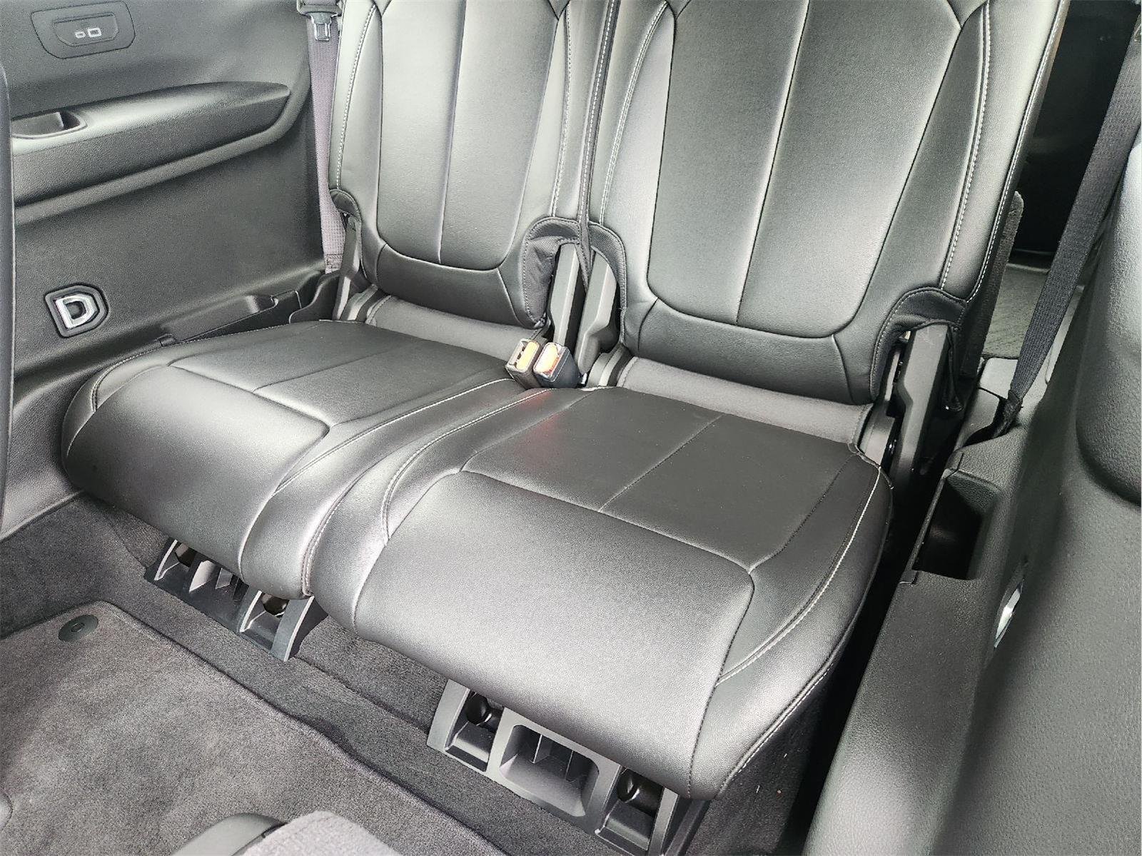 2025 Jeep Grand Cherokee L photo 33 of 35