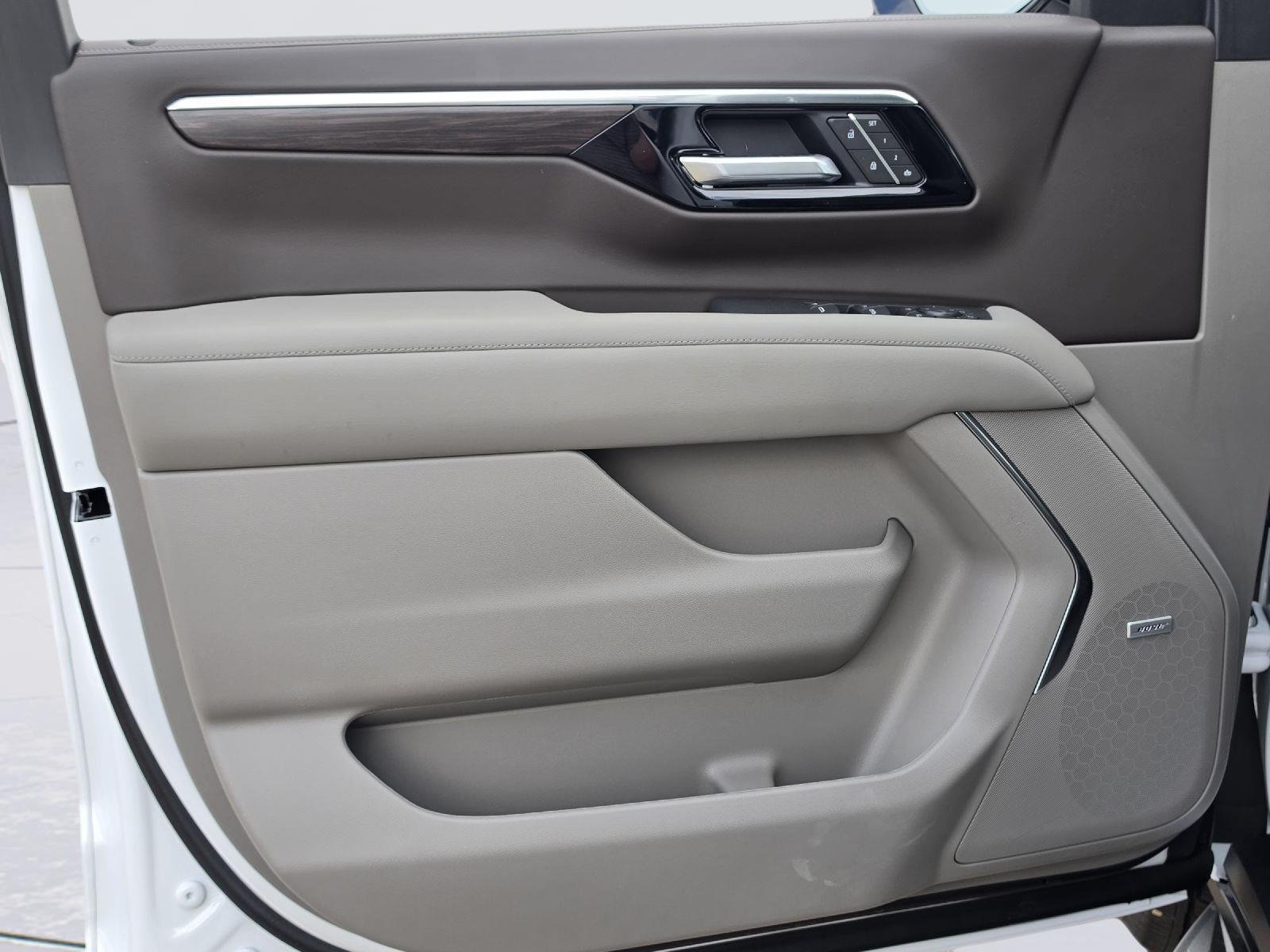 New 2026 Summit White Chevrolet LT image 17