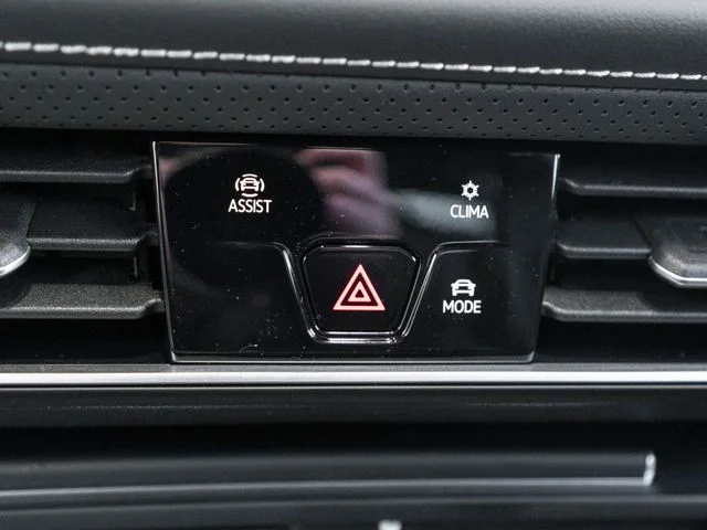Used 2026 White/off-white Volkswagen 2.0T SE image 23