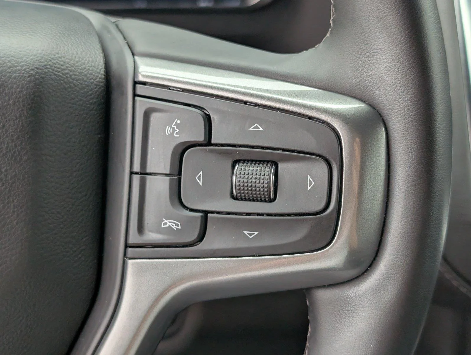 Used 2024 Black Chevrolet Z71 image 29