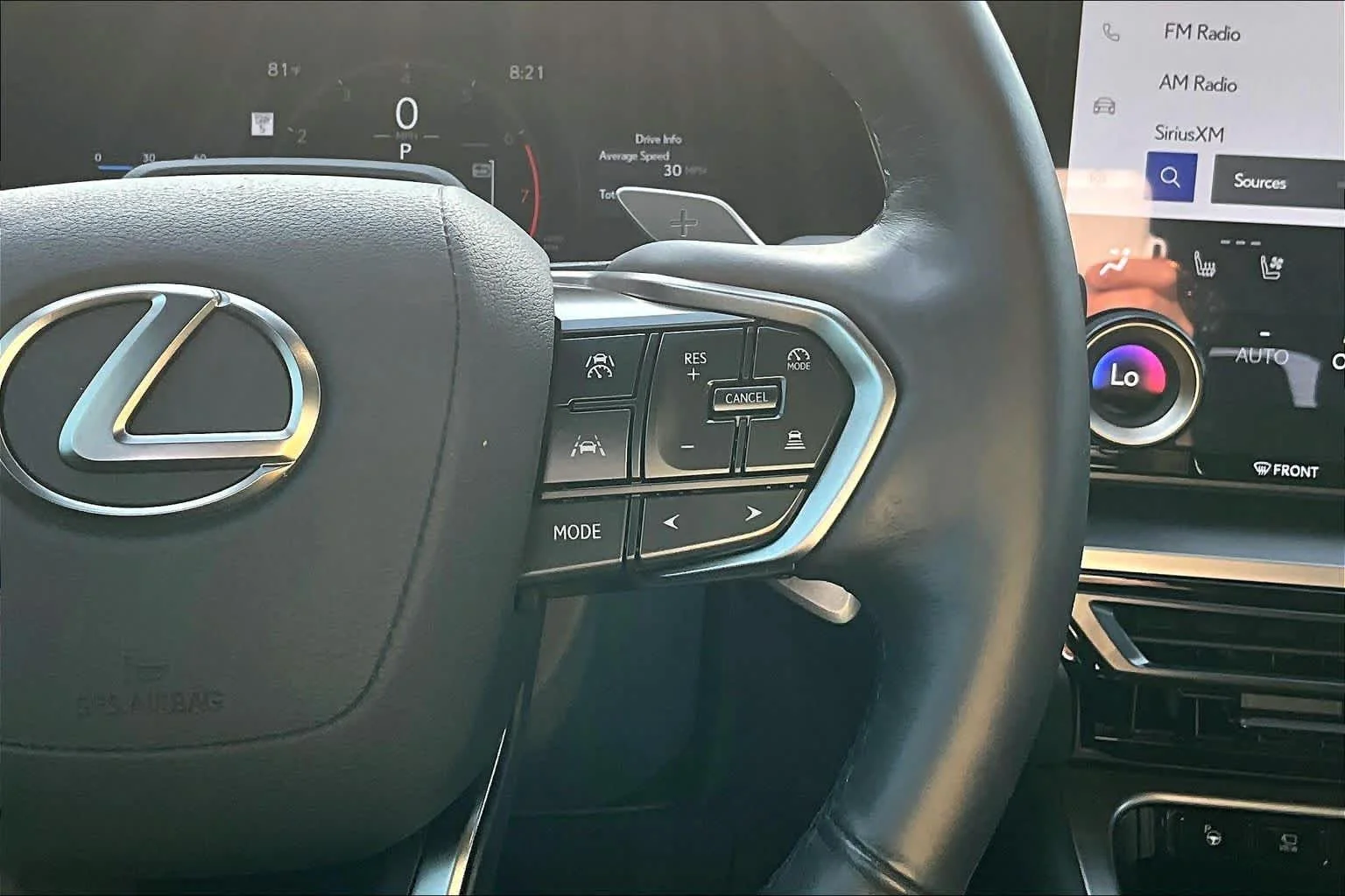 Used 2025 Wind Chill Pearl Lexus Premium image 25