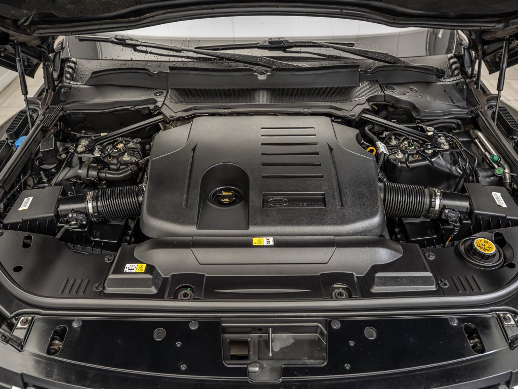 Used 2020 Black Land Rover HSE image 40