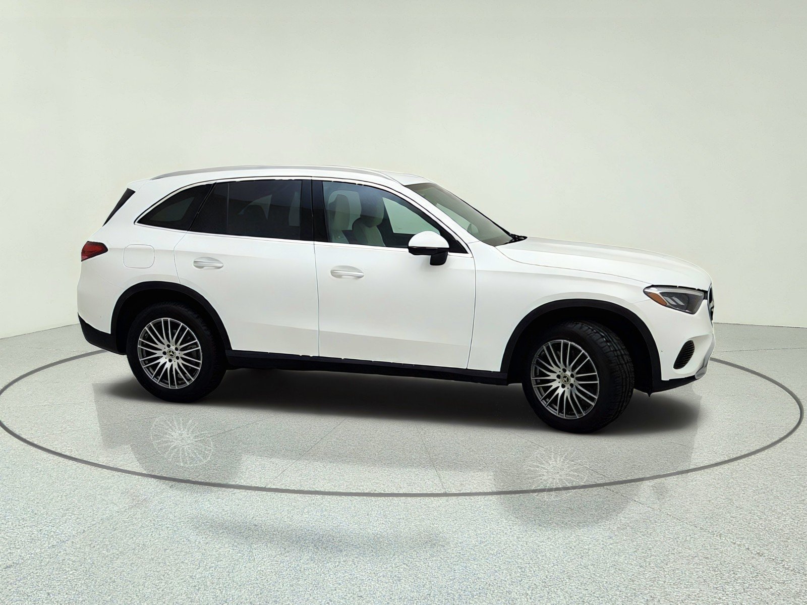 Certified Used 2025 Polar White Mercedes-Benz GLC 300 image 6