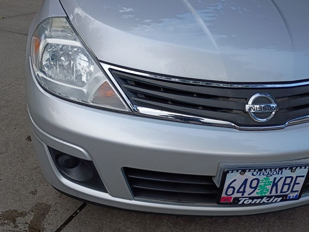 Used 2011 Brilliant Silver Metallic Nissan 1.8 S image 9
