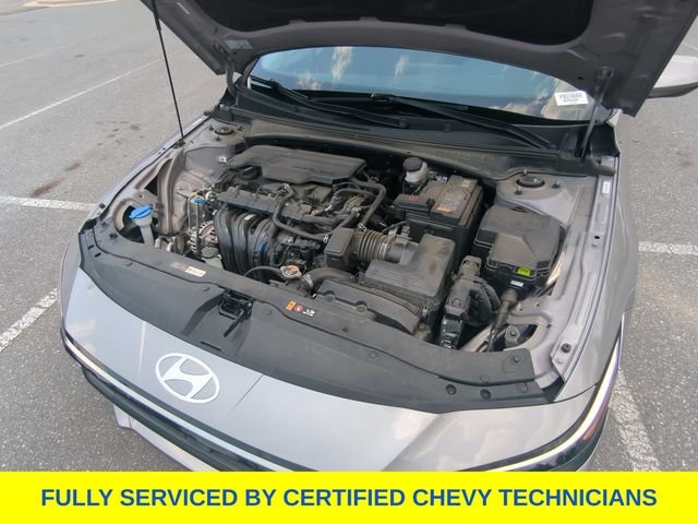 Used 2025 Silver Hyundai SEL Convenience image 49