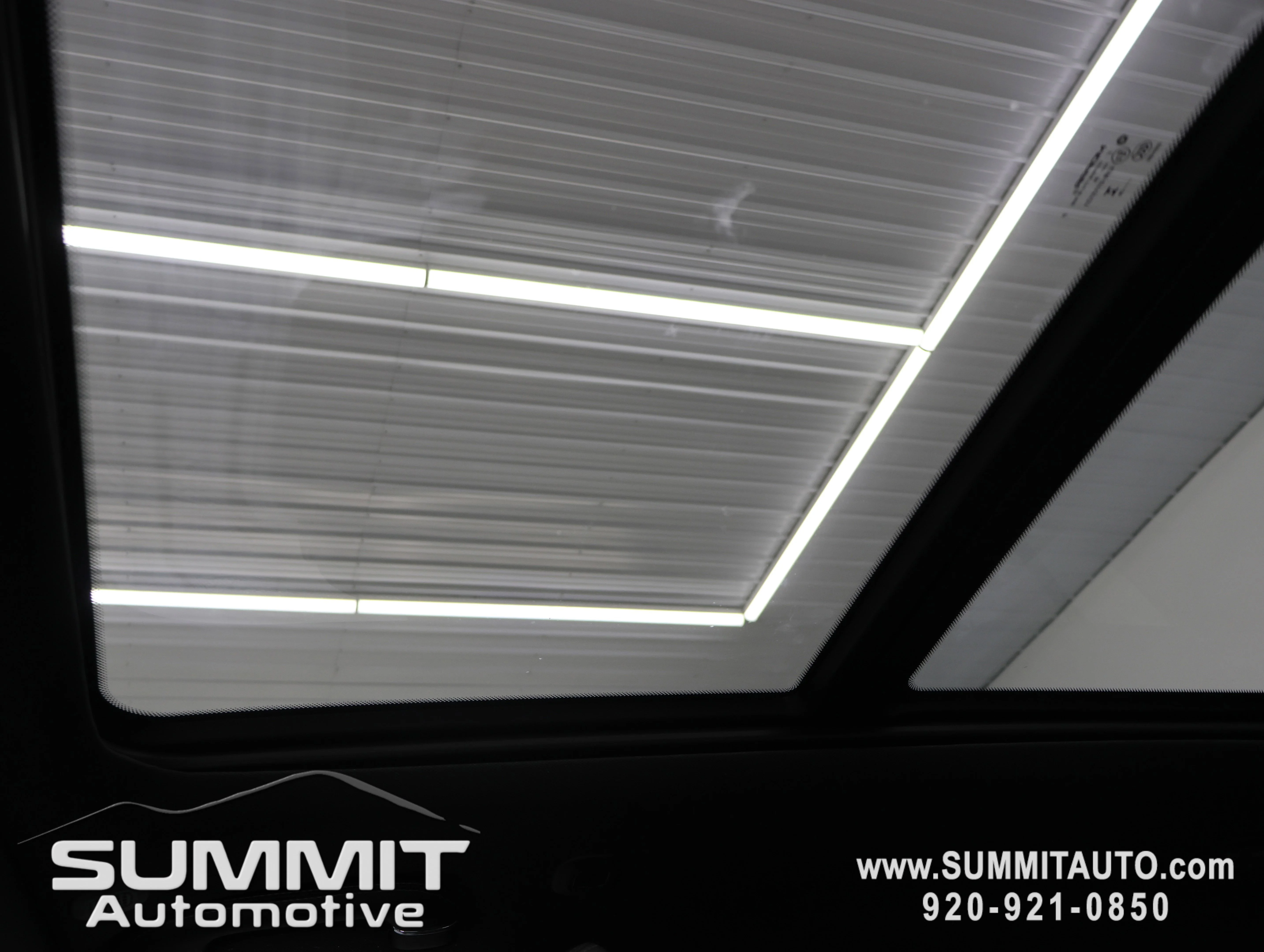 New 2026 High Gloss Black Exterior Paint Jeep Summit Obsidian image 12