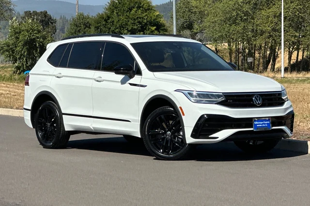 2022 Volkswagen Tiguan 2.0T SE R-Line Black