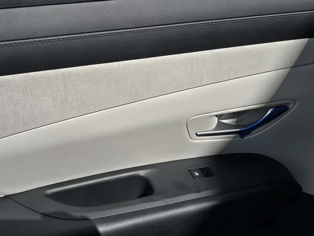 New 2026 Gray Hyundai SEL Convenience image 12