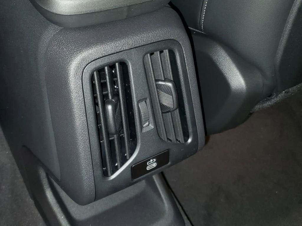 Used 2026 Black BMW xDrive28i image 12