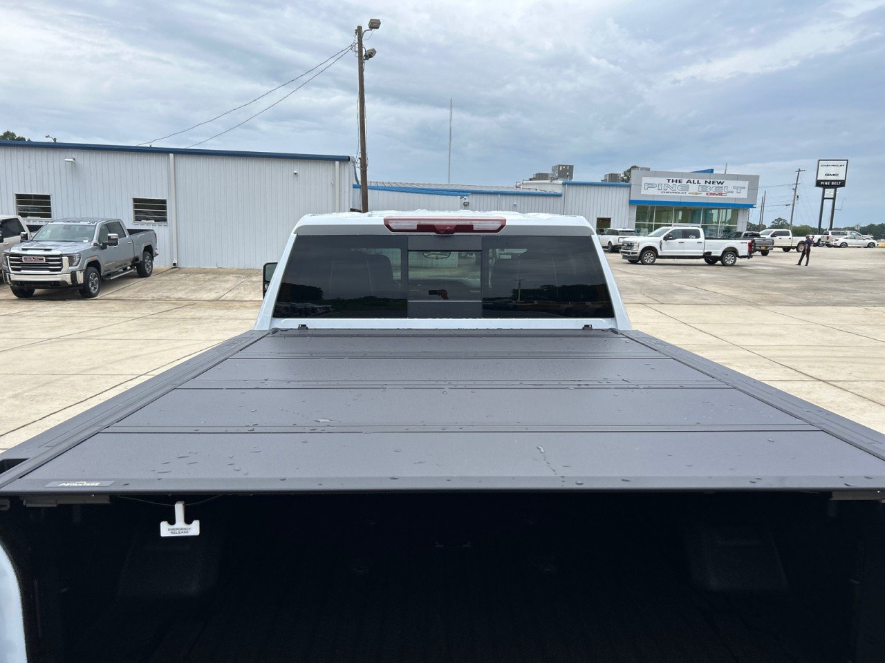 New 2026 Glacier White Tricoat GMC Denali Ultimate image 8
