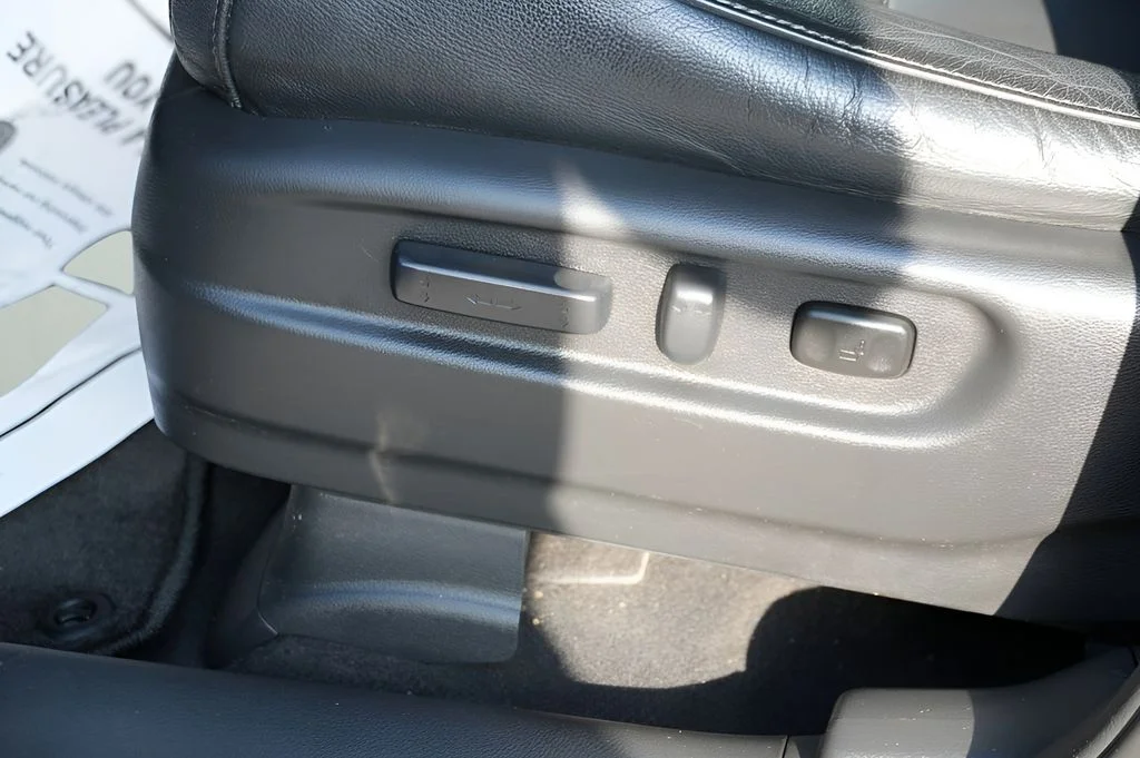 Used 2016 Black Honda EX-L image 19