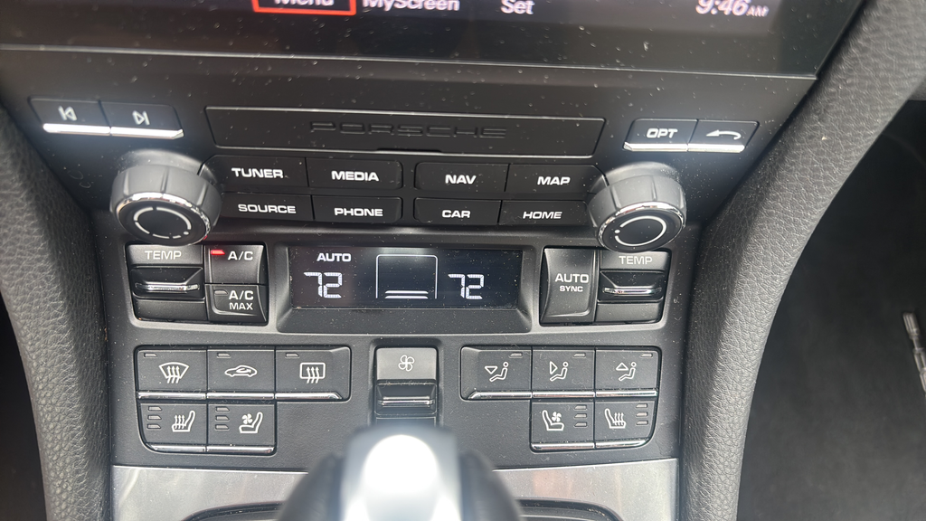 Used 2024  Porsche Style Edition image 17