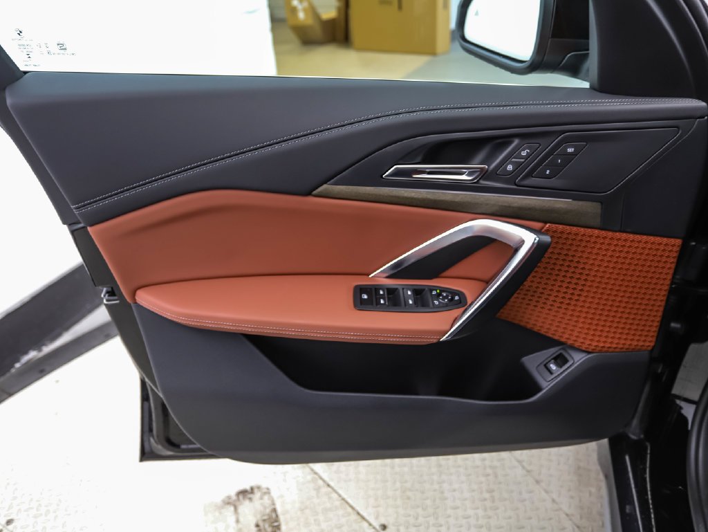 New 2027 Jet Black BMW xDrive28i image 9