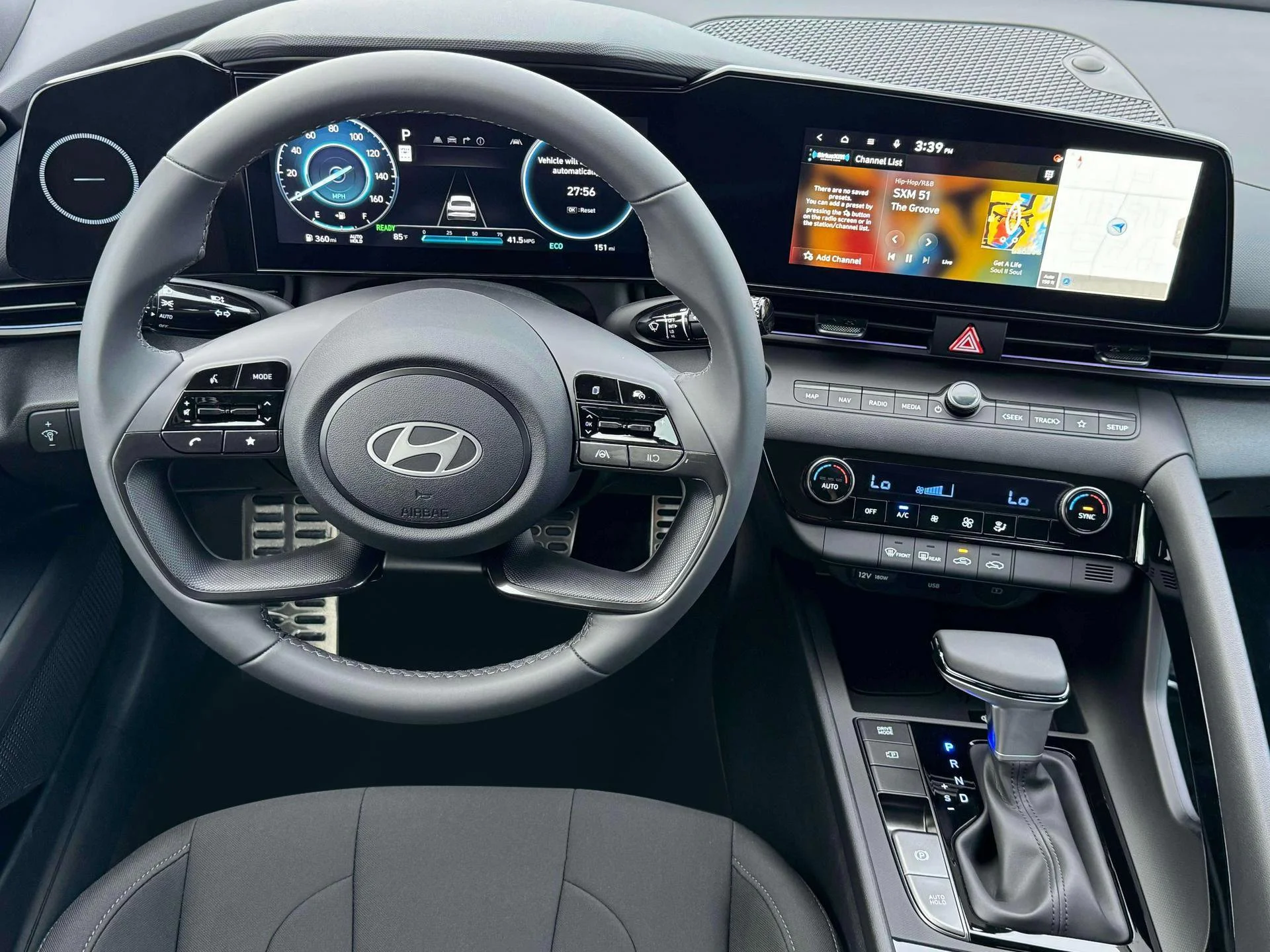 New 2025 White Hyundai SEL Sport image 17