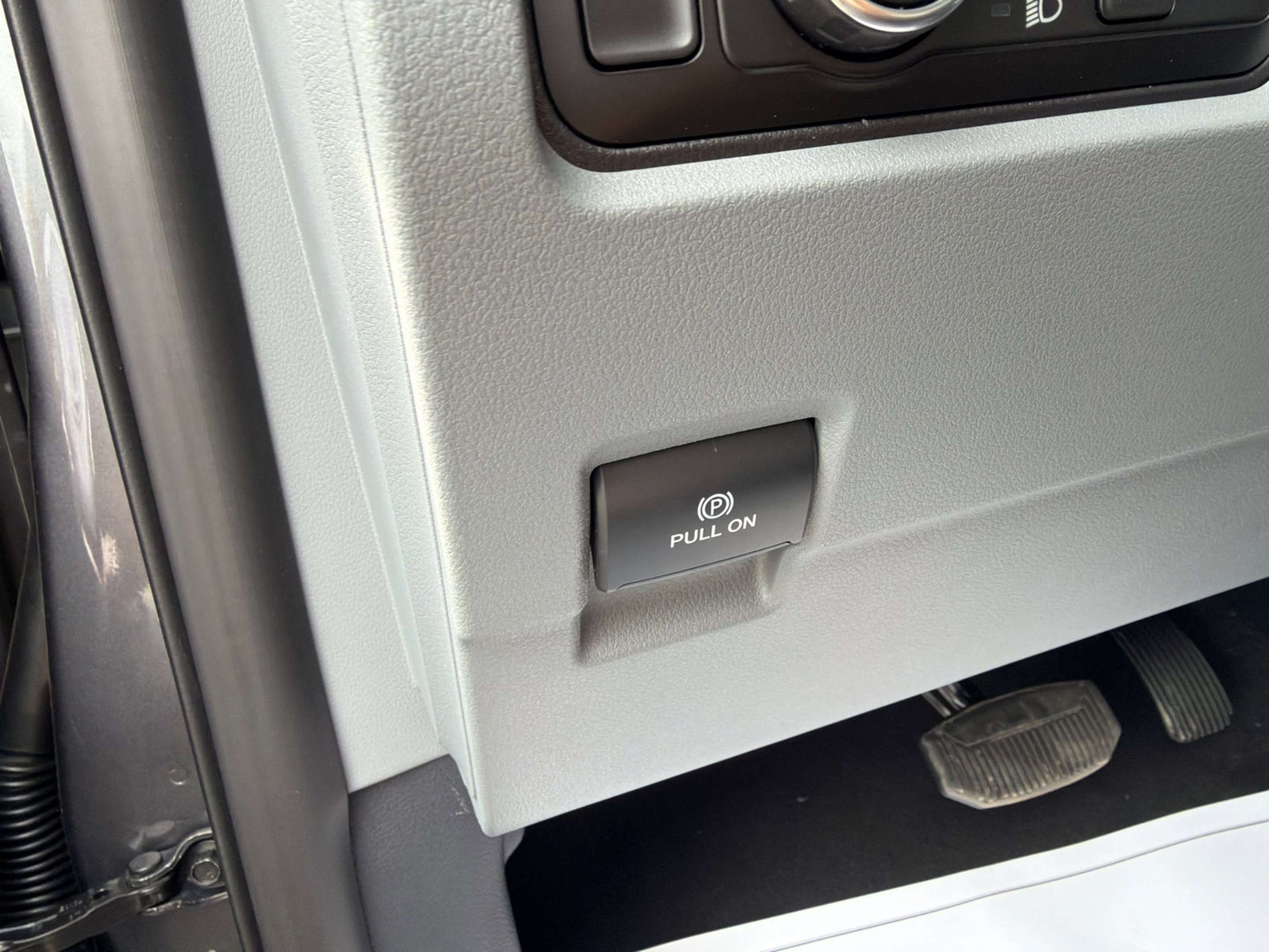 New 2026 Carbonized Gray Metallic Ford F-350® XLT image 15