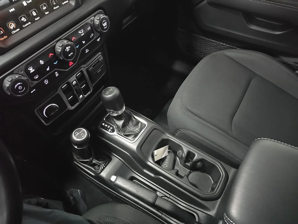 Used 2022 Gray Jeep Unlimited Sahara image 26