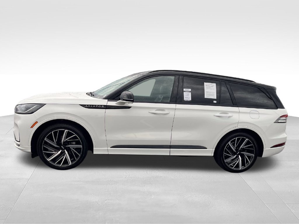 Used 2025 White Lincoln Black Label image 2