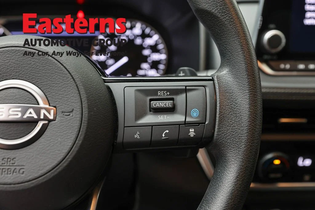 Used 2023 Red Nissan SV image 15