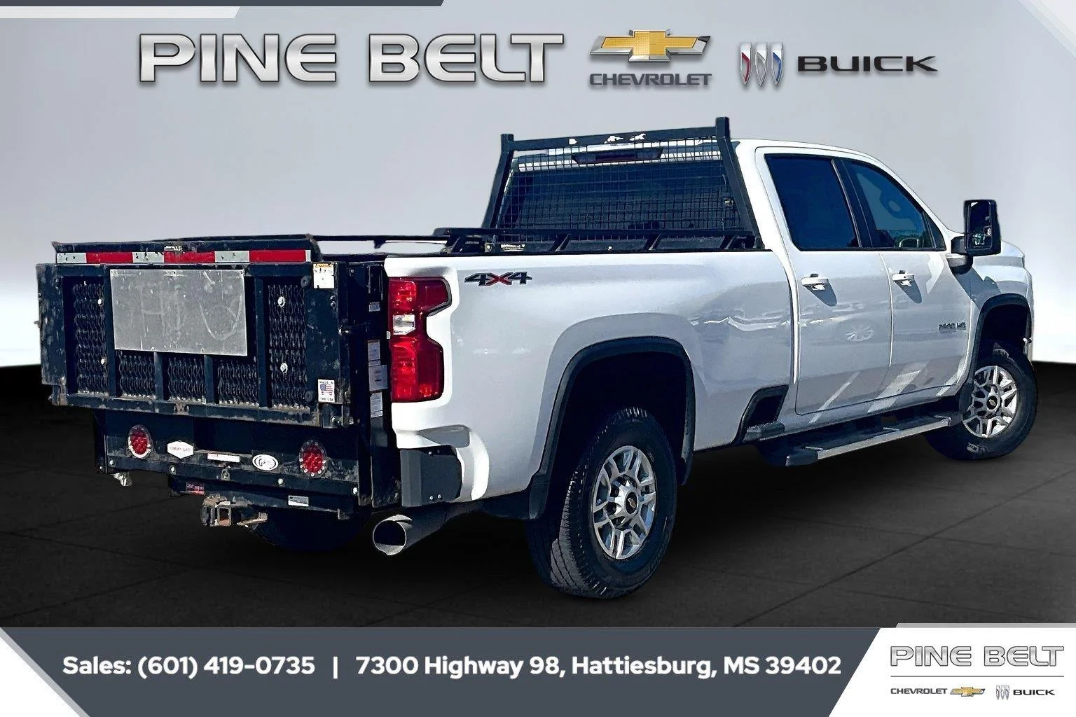 Used 2021 SUMMIT WHITE Chevrolet LT image 12