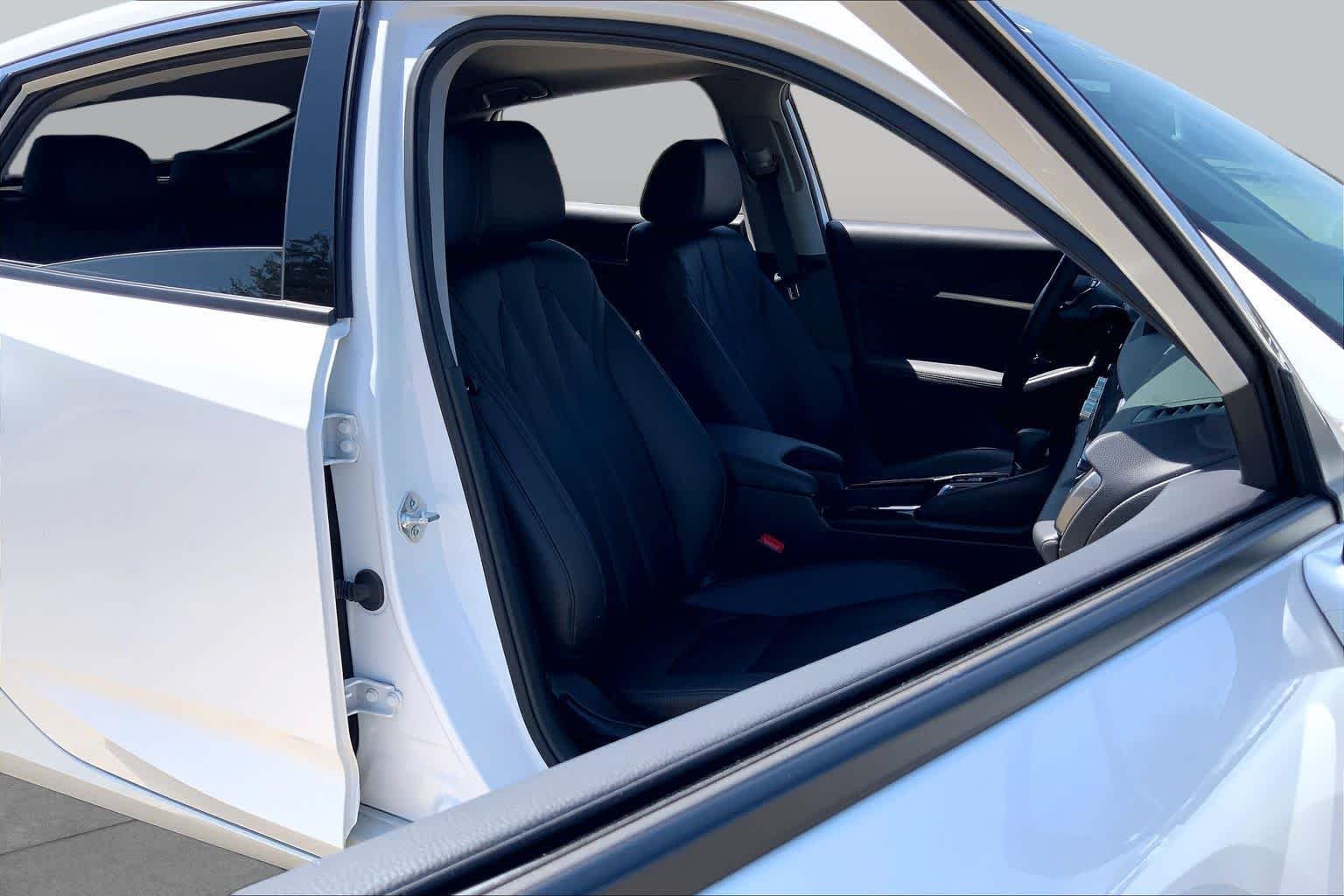 Used 2026 Platinum White Pearl Acura  image 9