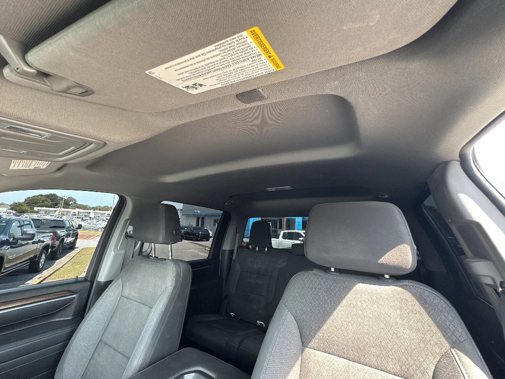 Used 2025 Summit White Chevrolet  image 30