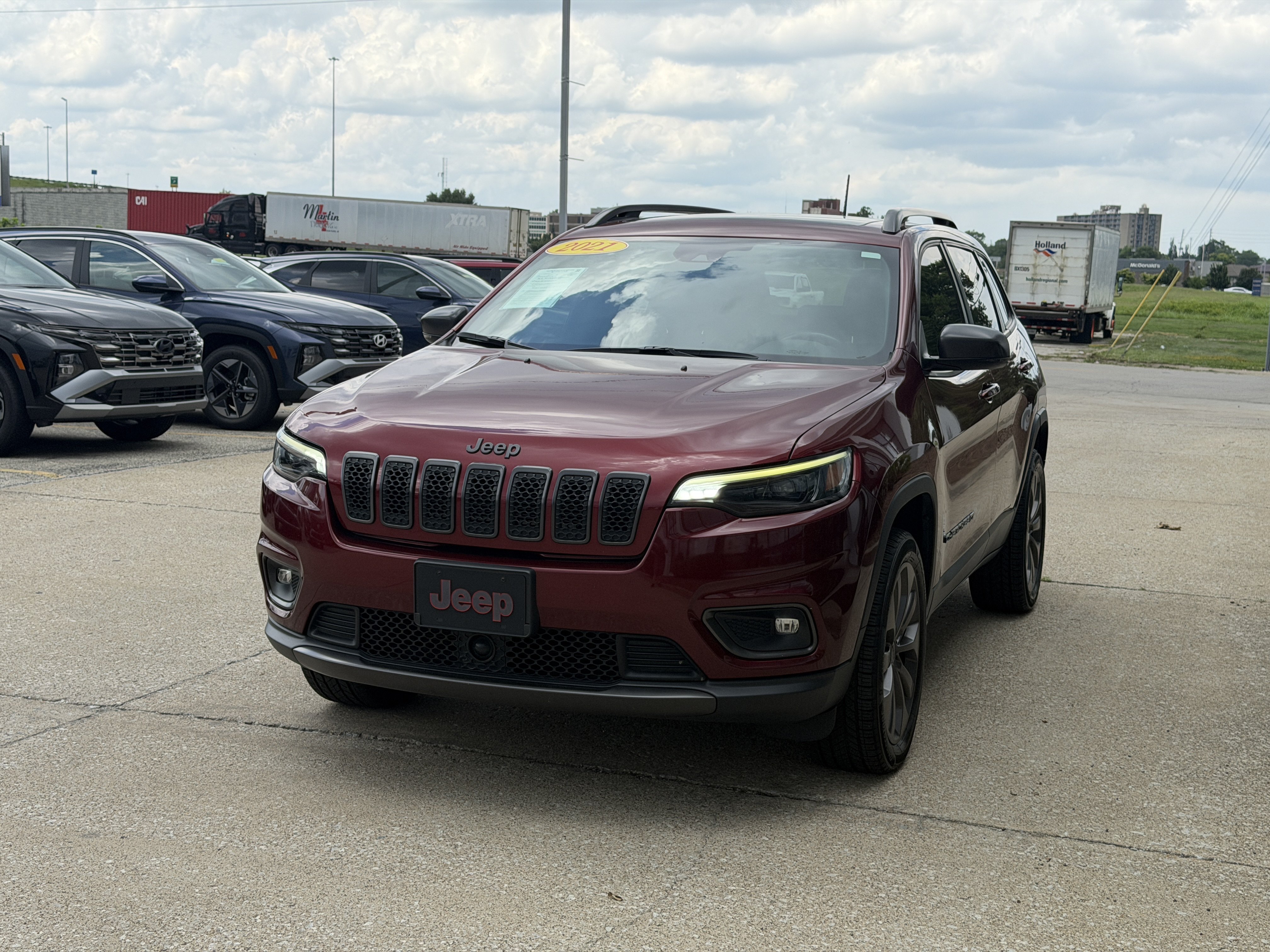 Used 2021 Velvet Red Pearlcoat Jeep 80th Anniversary image 21