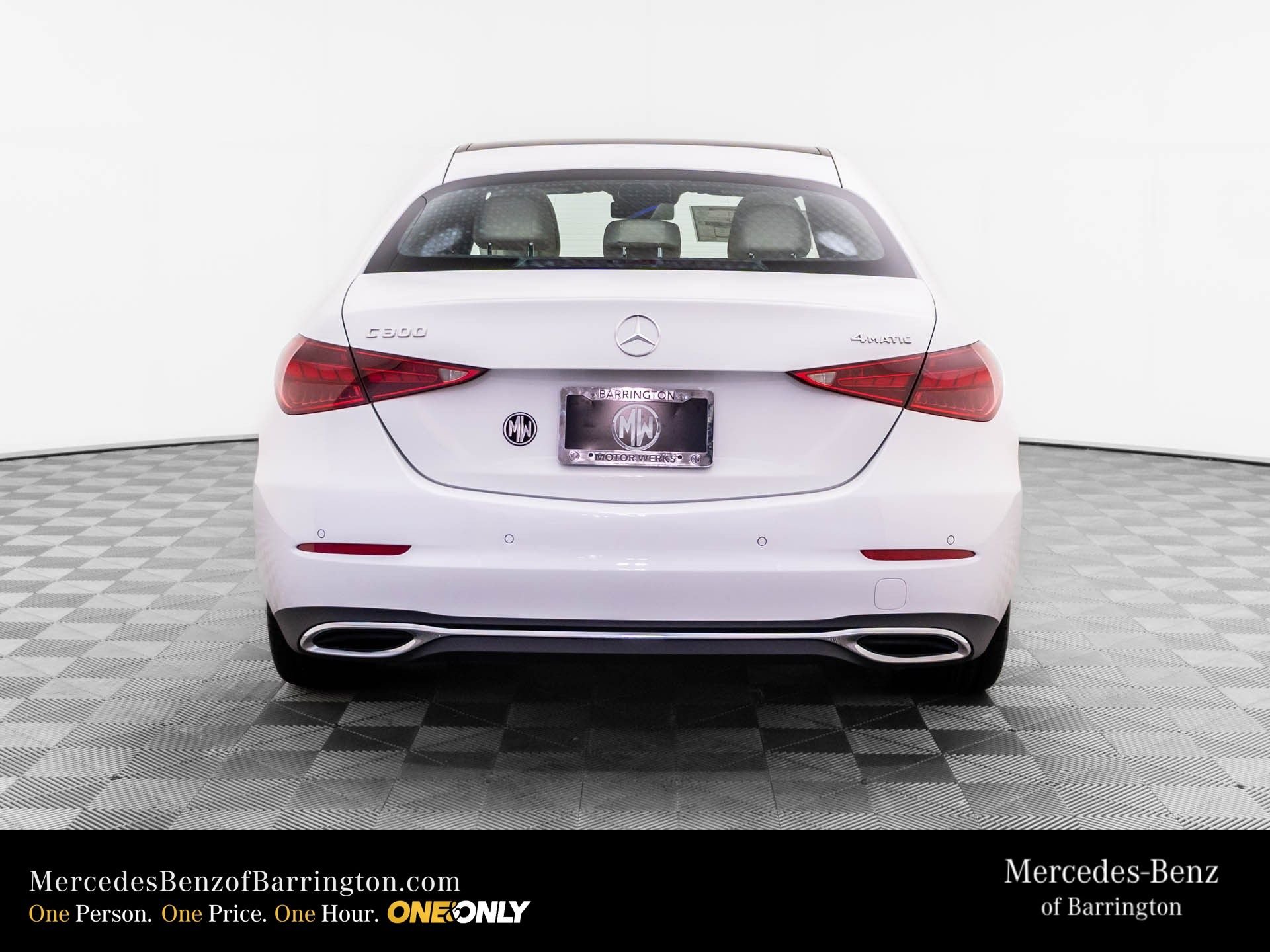 New 2026 MANUFAKTUR Moonlight White Metallic Mercedes-Benz C 300 image 4