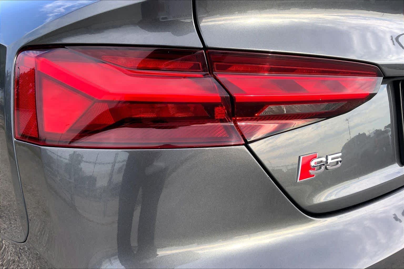 Used 2022 Daytona Gray Pearl Effect Audi Premium Plus image 28