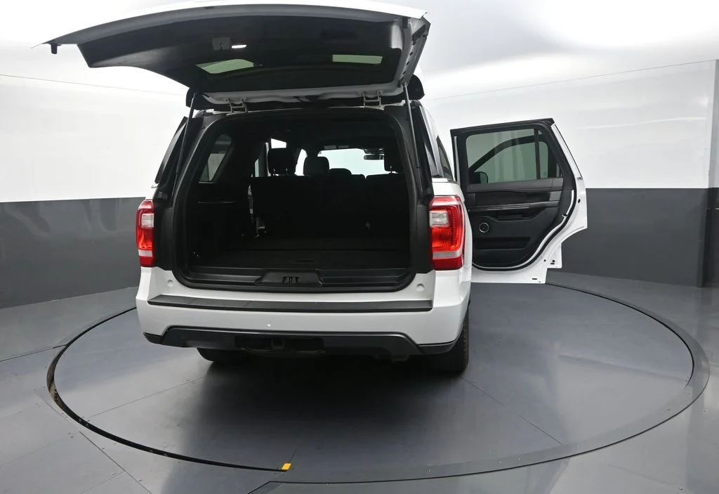 Used 2020 White Ford XL image 36