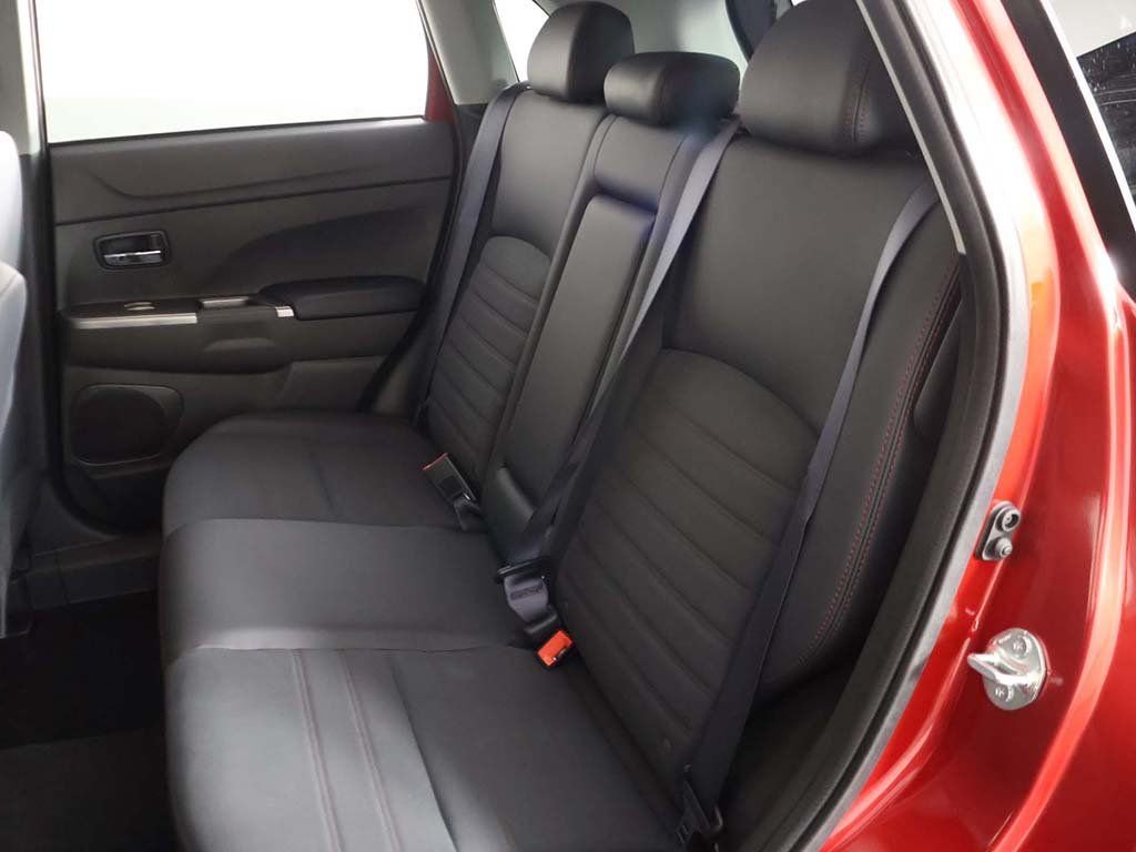 2025 Mitsubishi Outlander Sport SE - Photo 28