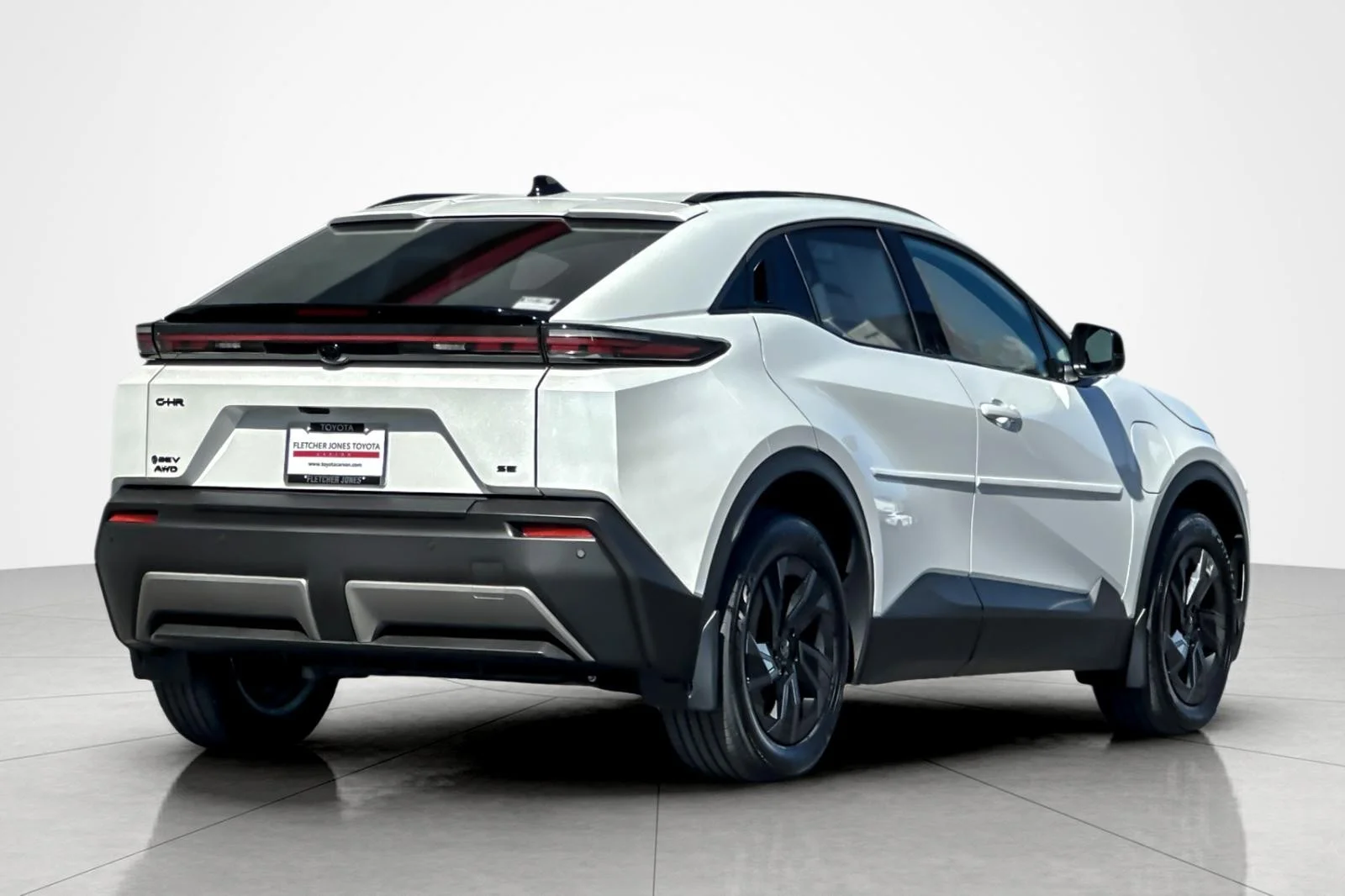 New 2026 Wind Chill Pearl <sup>1</sup> Toyota  SE image 5