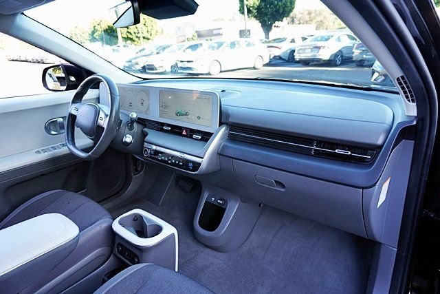 Used 2024 Black Hyundai SEL image 9