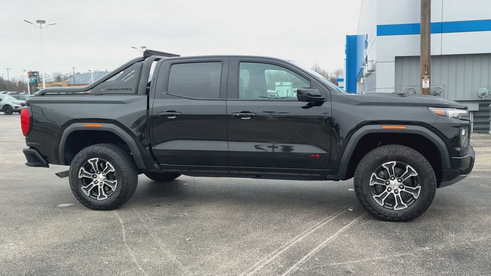 2023 GMC Canyon AT4 - Photo 9
