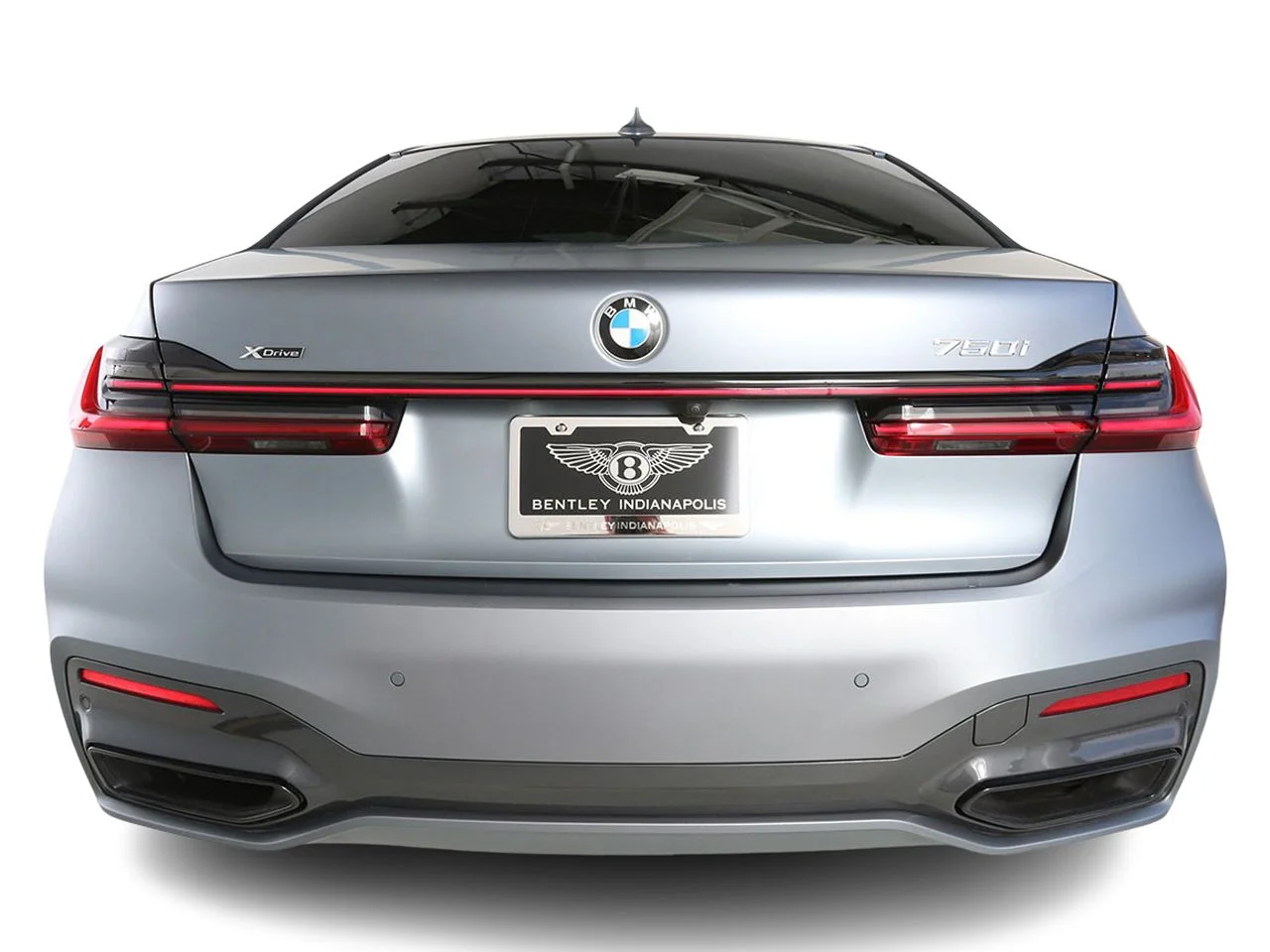 Used 2022 Blue BMW 750i xDrive image 12
