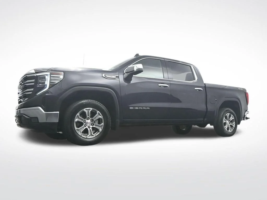 Used 2025 Silver GMC SLT image 37